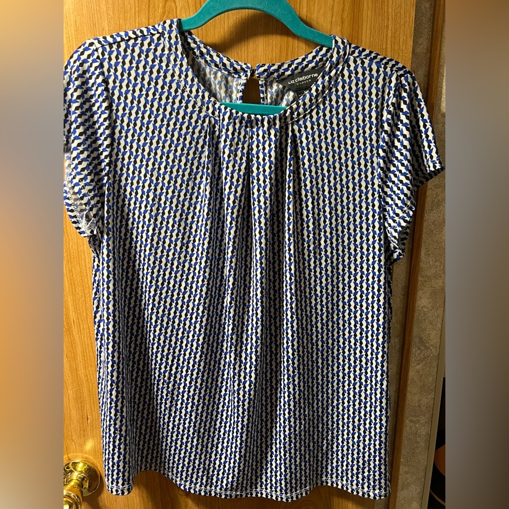 Liz Claiborne Blue and Black Patterned Top Size Medium 🔹